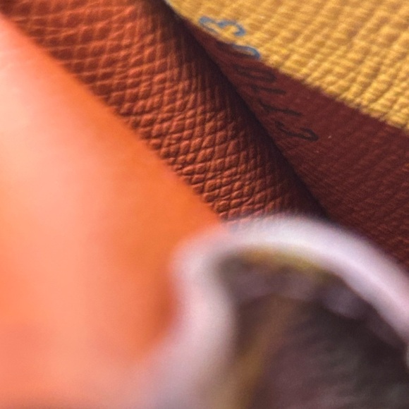 Louis Vuitton Monogram Case - Picture 9 of 10